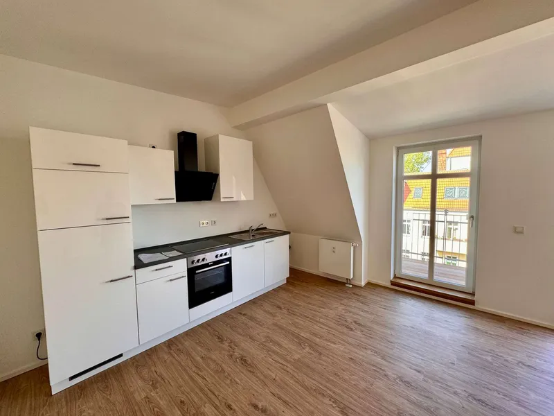 2-ZIMMER BAU-DACHGESCHOSS MIT TERRASSE – EINBAUKÜCHE - SOFORTBEZUG! — photo 1